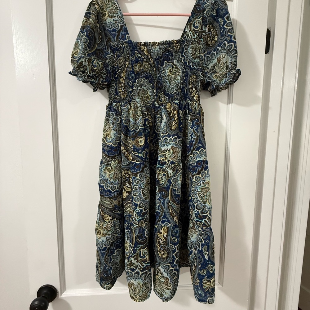 Elegant Blue Paisley Midi Dress